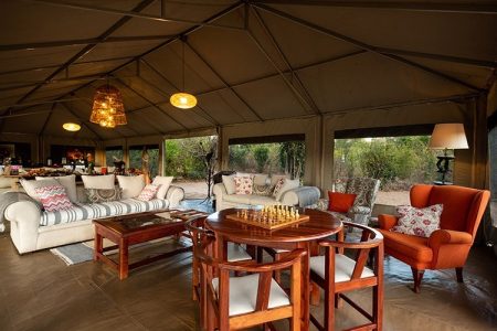 machaba-zimbabwe-ingwe-camp-lounge-area-chess